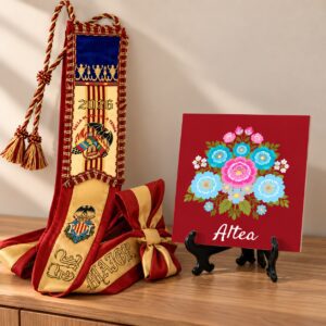 Faja ceremonial y placa floral 2026